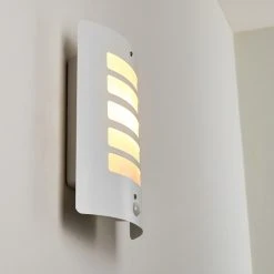 Hofstein Alslev Au&szlig;enwandleuchte Wei&szlig;, 1-flammig, Bewegungsmelder -Außenleuchten Verkaufe alslev aussenwandleuchte h3293034 do1 2