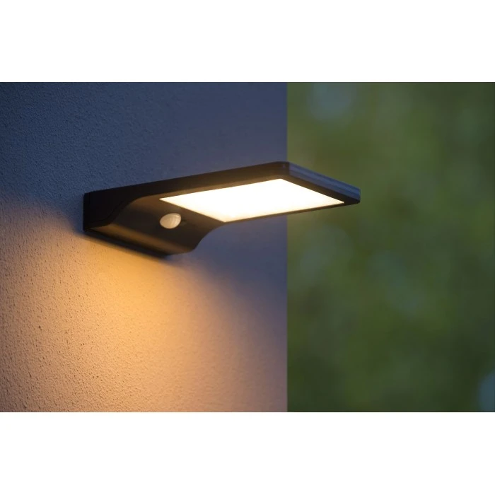 Lucide BASIC Solar-Außenwandleuchte LED Schwarz, 1-flammig, Bewegungsmelder 1 Lucide BASIC Solar-Außenwandleuchte LED Schwarz, 1-flammig, Bewegungsmelder
